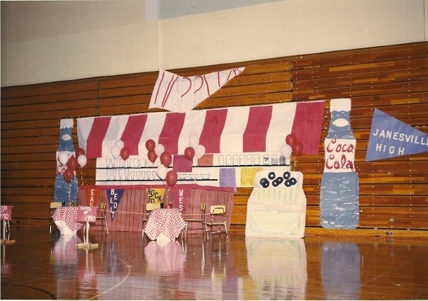 Sophmore Homecoming Display